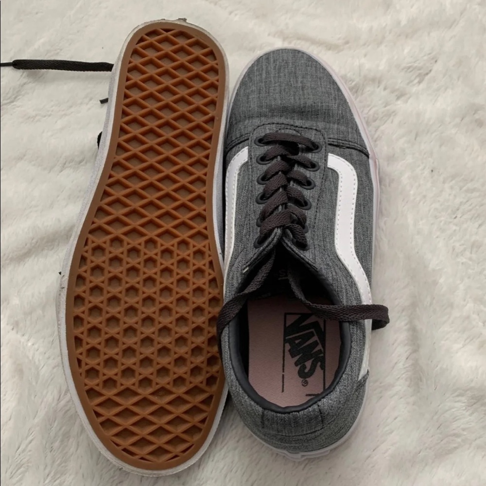 Vans - Picture 2 of 4